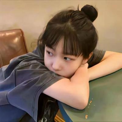 绿茵春色